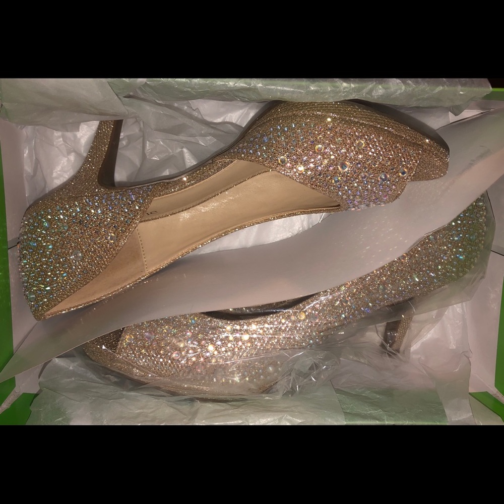 KELLY & KATIE Gold Stones KK Darlene Heels